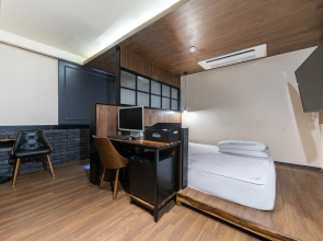 Busan Yonghodong Adena Hotel