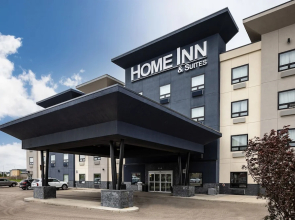 Home Inn and Suites Regina Airport