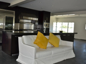 Posh South Beach Hostel