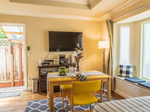Lemon House - Cozy, In-law Studio
