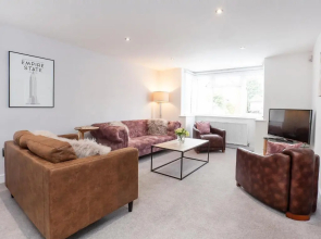 White House Apartments