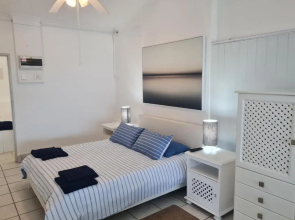 Four Bedroom Main plus 2 Bedroom Cottage Ballito Beachfront KTL1