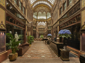 Párisi Udvar Hotel Budapest, part of Hyatt