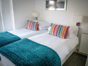 Captivating House in Aberdare Sleeps 6 Near Brecon