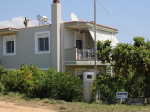Mantos Apartment