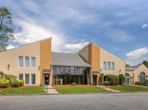 Best Western Plus The Inn at Hampton