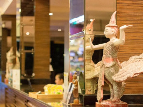 All Seasons Naiharn Phuket