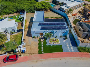 Brand NEW Modern 3ba3ba Villa With Pool and Patio