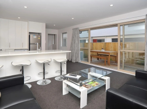 Madras St Apartment 2 - City