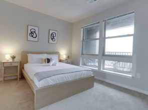 Stylish One-Bedroom Apt in Alexandria