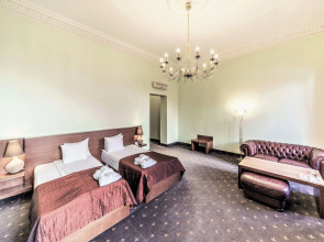 Rixwell Centra Hotel