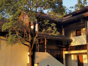 Xunmiri Qinin Villa