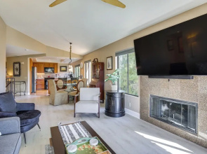 Lake, Mountain & Golf Views: Palm Valley Retreat