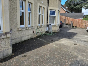Nice House in a Quite Neighbourhood Close to Parks and a Short Drive to Town