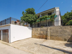Beautiful Apartment in Vlasici With 1 Bedrooms and Wifi