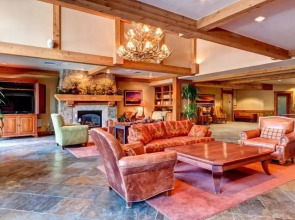 Mountain Thunder Lodge 3 Bedroom Vacation Rental in Breckenridge With Access to a Hot Tub Just Two Blocks From Main Street