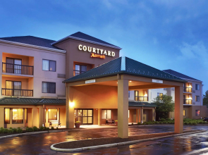 Courtyard by Marriott Cleveland Airport North
