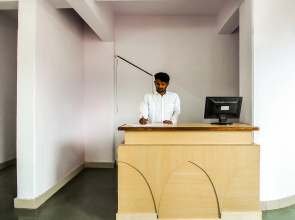 Hotel O Galaxy Near INOX