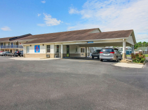 Motel 6 Charles Town, WV