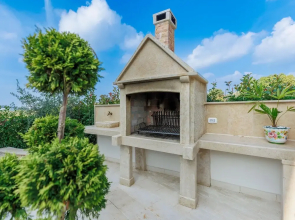 Bibali in Bibali With 3 Bedrooms and 3 Bathrooms