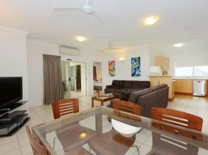 Central Plaza Port Douglas Apartments