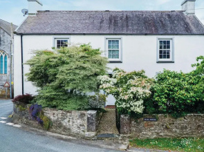 Hall House 3 Bedroom House St Florence