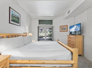 Powder Run at Deer Valley Resort - Two Bedroom Condo with Hot Tub #A12 2 Condo