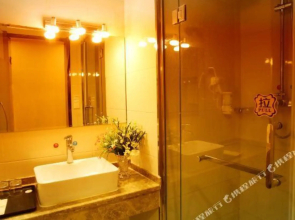 Tule Hotel (Yinchuan High-Speed Railway Station, Huaiyuan Sightseeing Night Market Branch)