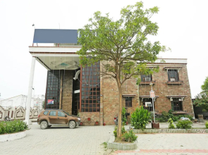 OYO 16906 Hotel Balsons