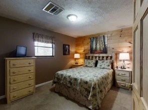 Heaven's Door 2 Bedroom Cabin by RedAwning