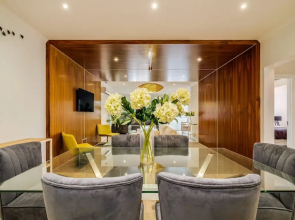 Contemporary Apartment Close to the Radisson Majolica