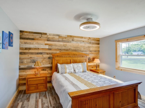 Charming Lake Chautauqua Home: Walk to Water!