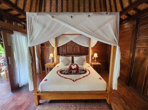 Ari Cottages