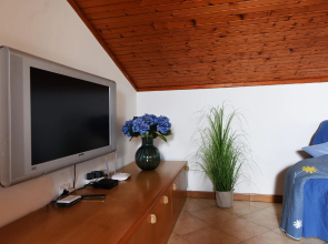 Modern & Comfy Sea View House NG1