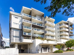 Luxurious 3BDR Townhouse in Great Location