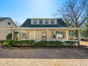 Beautifully Modern Cottage in Historic Norcross