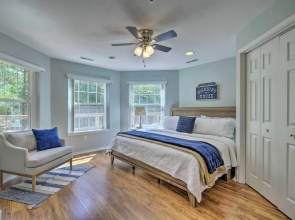 Bright Ozarks Condo w/ Balcony & Lake Views!