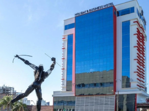 Holiday & Business Hotel - Ao lado do Centro de Eventos e Arena Conda