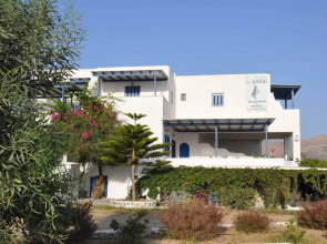 Crystal Naxos 1 Studios at Mikri Vigla