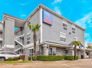 Studio 6 Dallas, TX - North - Richardson