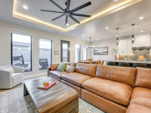 4 Mi to Sand Hollow State Park: Hurricane Townhome