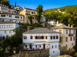 4 bedrooms house with sea view furnished terrace and wifi at Volos 6 km away from the beach