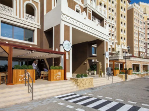 Massive 2 Bedroom with Palm View Balqis