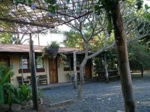 Zig Zag Town Lodge - Hostel