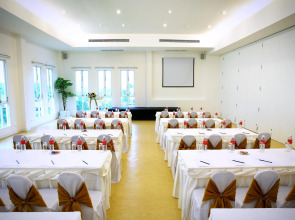 The Old Phuket - Karon Beach Resort