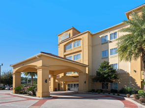 La Quinta Inn & Suites by Wyndham Houston Bush Intl Airpt E