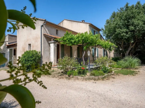 Mas Lou Pitchoun Exceptional Villa Between the Alpilles and Avignon