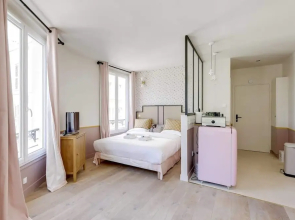Beautiful Pink Studio For 2 in Heart of Vanves