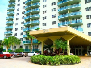 Premium 2 Bedroom +den Apartment Or-202