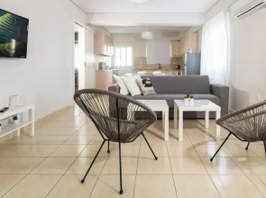 Elise Apartment Airport  by Airstay